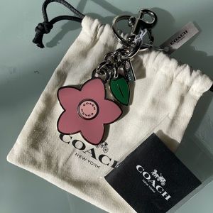 🌸 COACH Flower Keychain 🌸